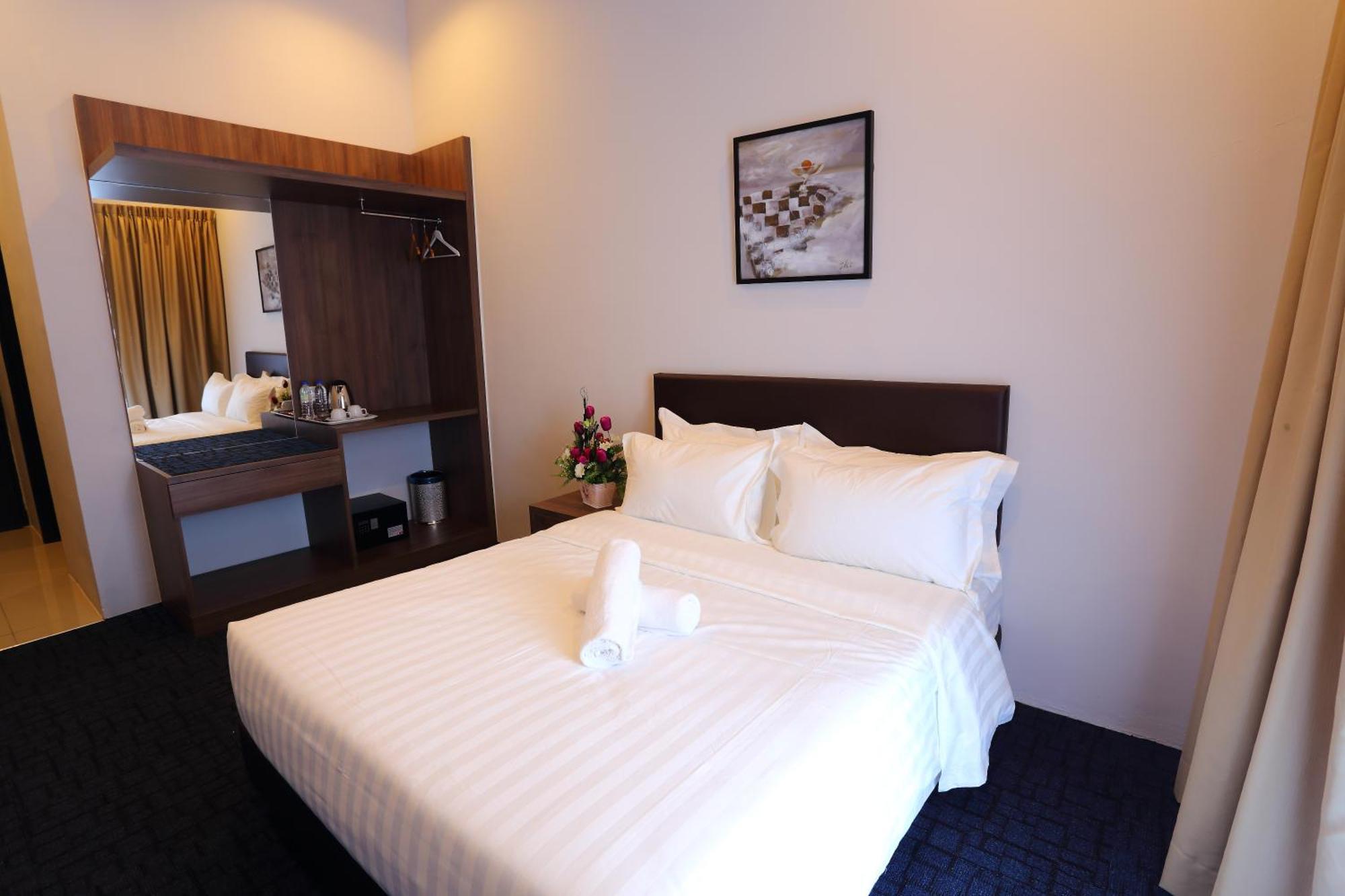 Premier Queen Room,1665427724:JPEG